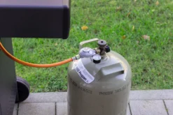 Landmann Druckminderer DE 50mbar Grau Inkl. Schlauchbruchsicherung -Buschbeck Geschäft 2309717000 prod 003 scaled